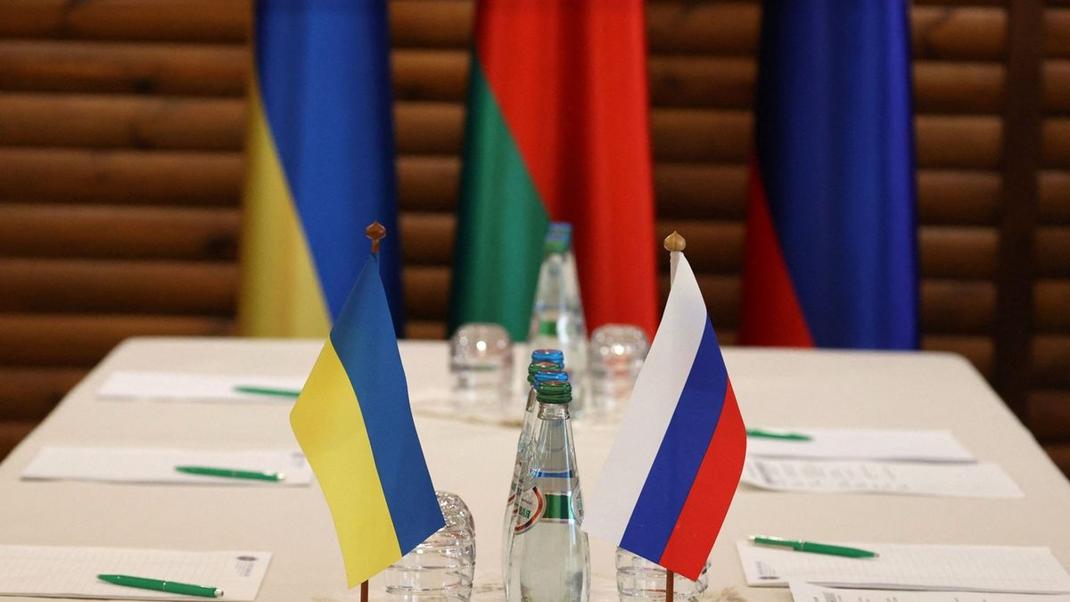 Ukrajinská strana požaduje před uzavřením dohody stažení ruských sil